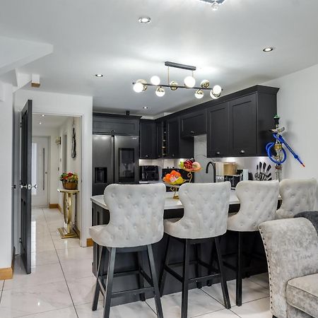 Luxurious 4 Bedroom House リヴァプール エクステリア 写真