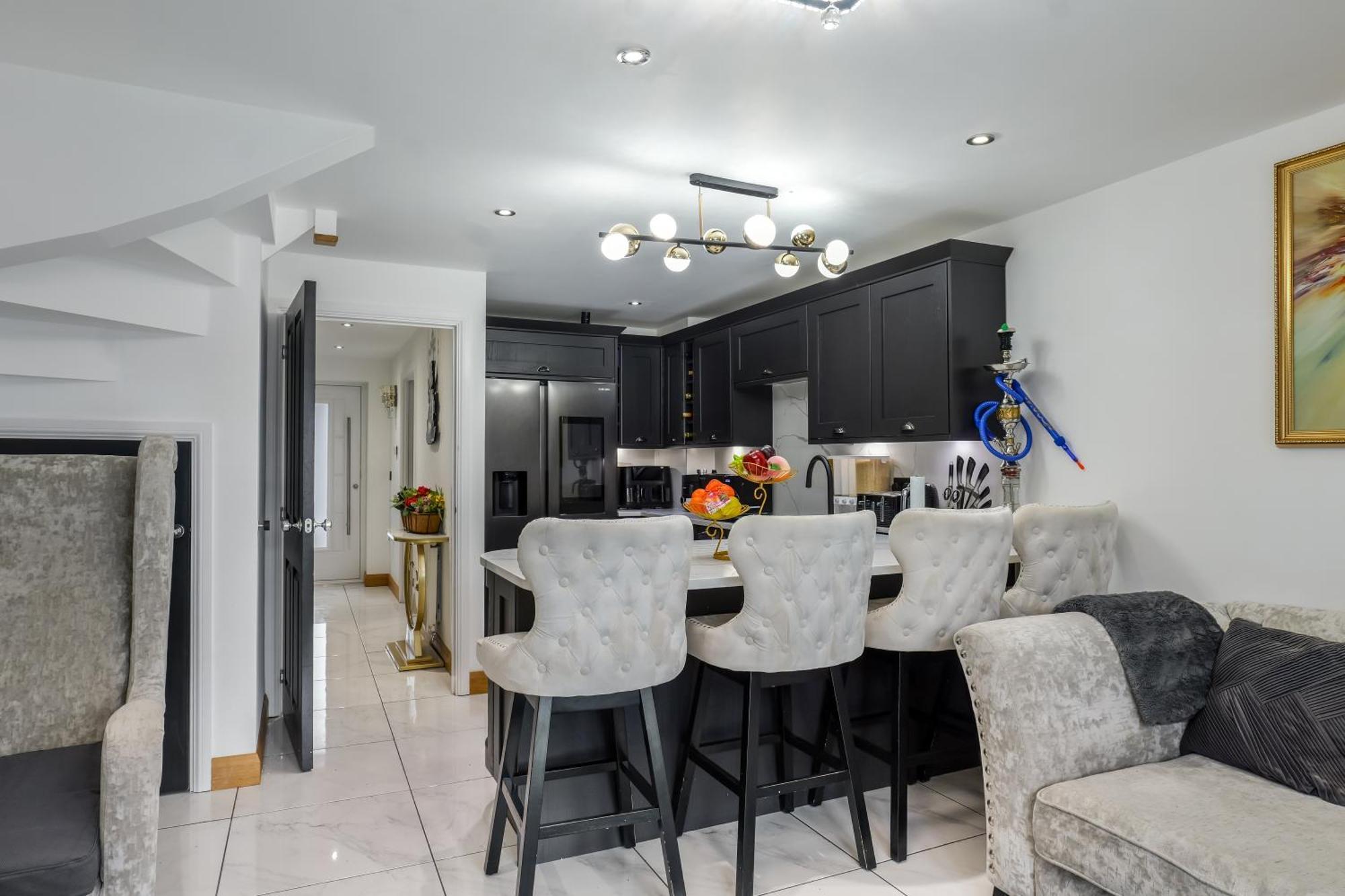 Luxurious 4 Bedroom House リヴァプール エクステリア 写真