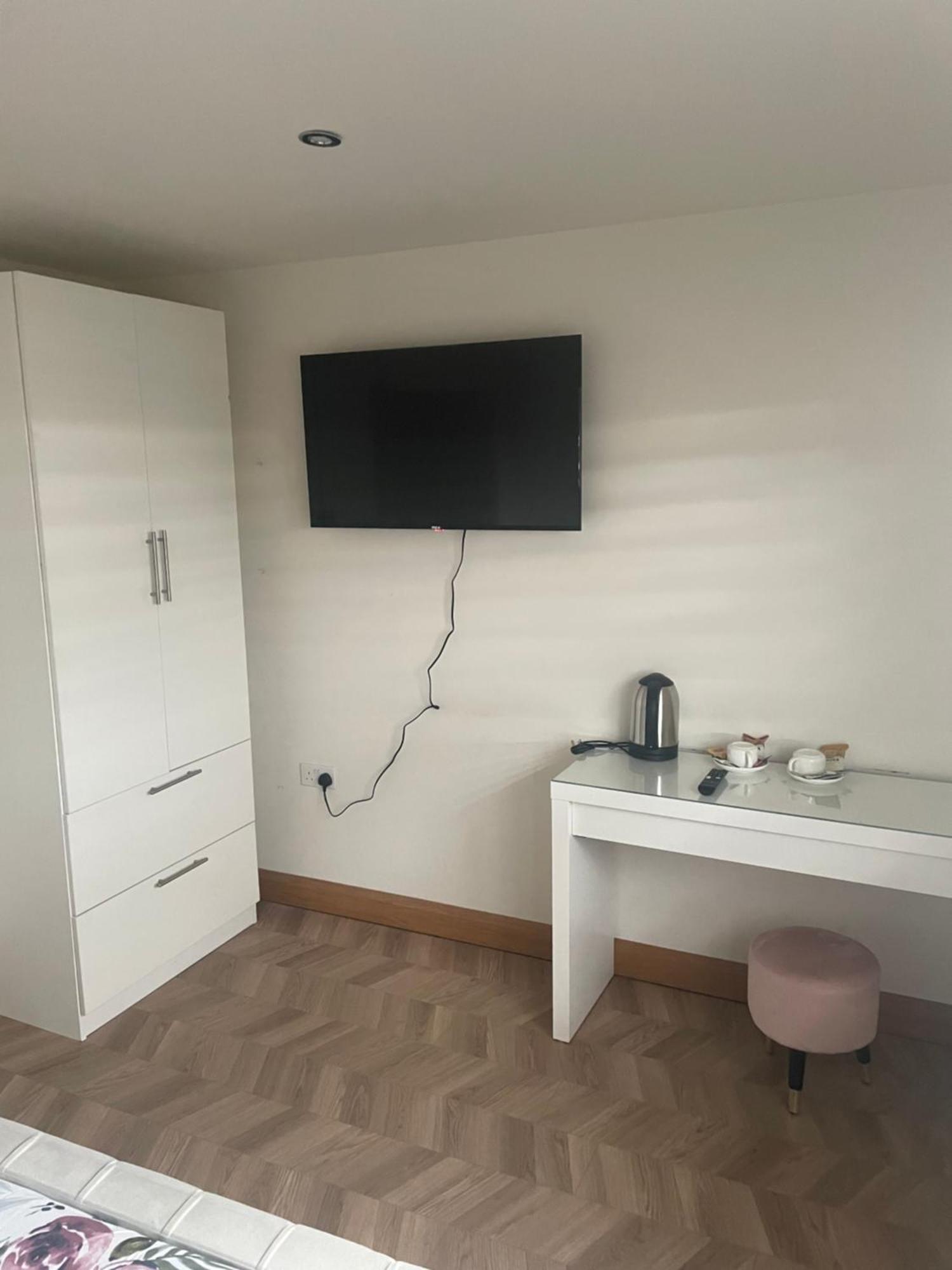 Luxurious 4 Bedroom House リヴァプール エクステリア 写真